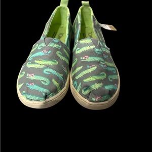 Toms Crocodile Patterned Slip-On Shoes size 4